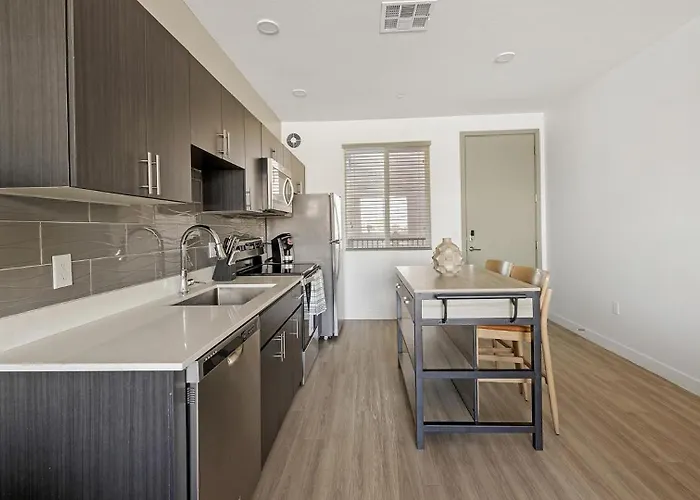Landing Spectacular 1bd Yoga Gym *