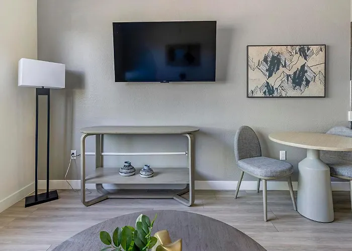 Landing Spectacular 1bd Yoga Gym Appartement